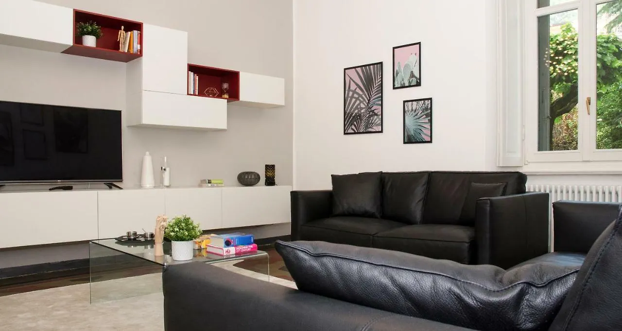 Апартаменты Joivy Splendid 3Br Apt With Parking And Terrace In Como Lake Como Италия