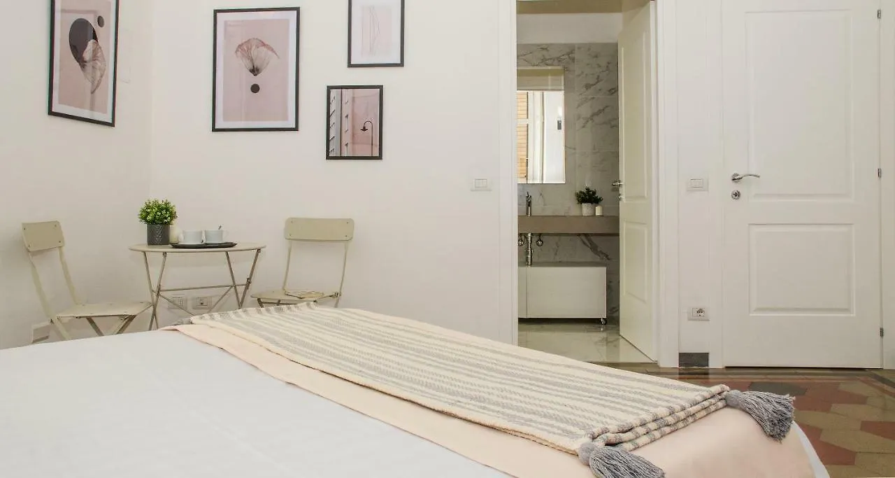 Апартаменты Joivy Splendid 3Br Apt With Parking And Terrace In Como Lake Como Италия